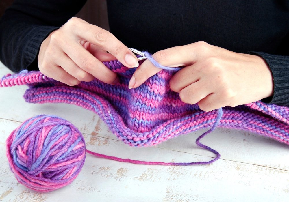 Knitting-Left-Hand